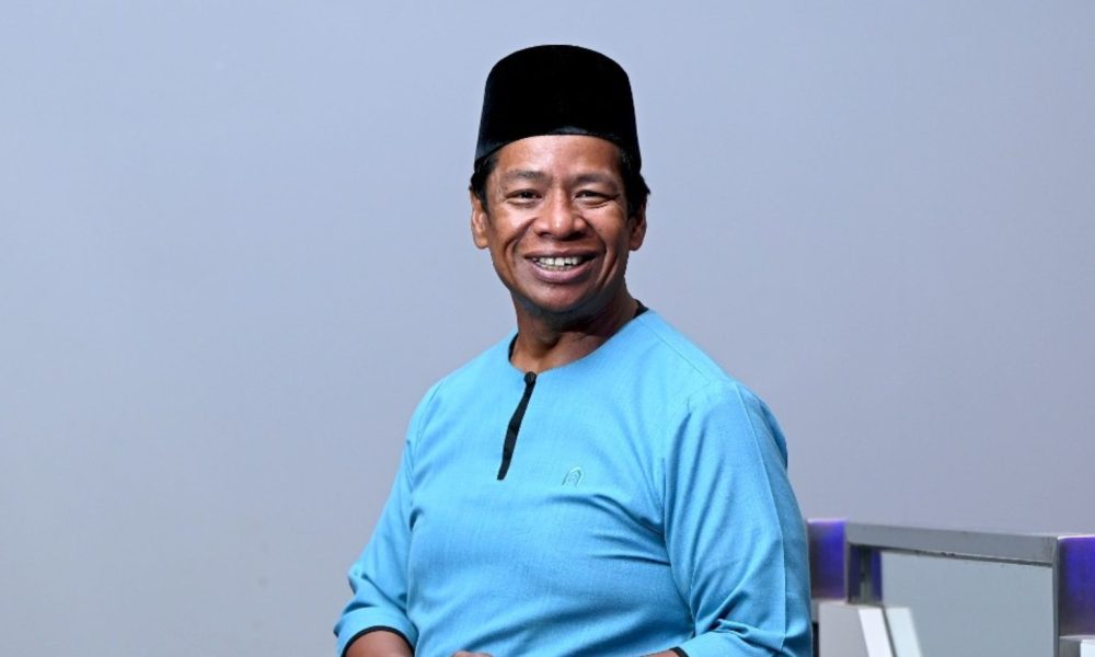 Hidup Bersederhana Buat Hati Tenang – Man Raja Lawak – MURAI